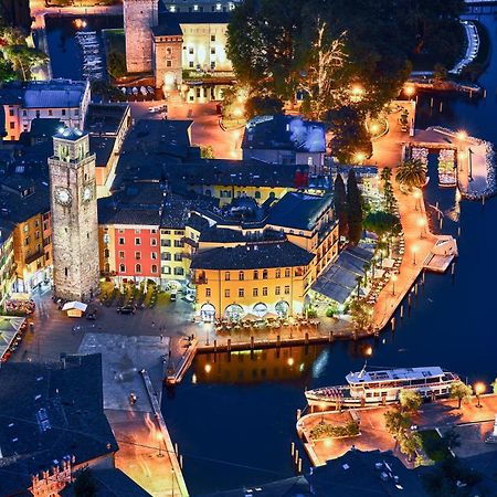Villa Mimosa - Appartamento 1 - Happy Rentals Desenzano del Garda Eksteriør bilde