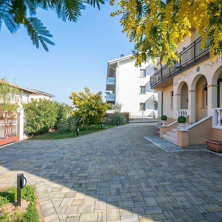 Villa Mimosa - Appartamento 1 - Happy Rentals Desenzano del Garda Eksteriør bilde