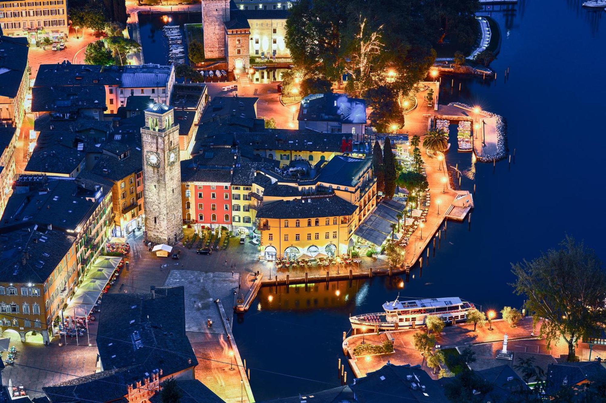 Villa Mimosa - Appartamento 1 - Happy Rentals Desenzano del Garda Eksteriør bilde